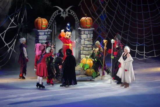 米奇与群魔碰面