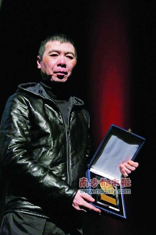 <p>冯小刚称得到这个奖是一个大的惊喜,因为电影能得到青年评委的高度认可,收获很大。</p>