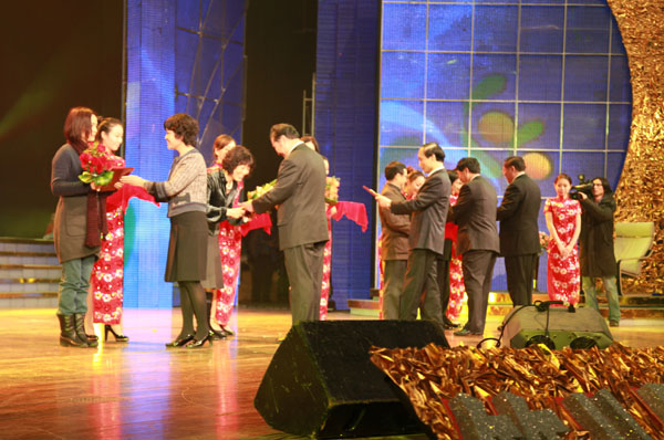 第八届全国优秀儿童文学奖在宁颁奖 第八届全国优秀儿童文学奖在宁颁奖