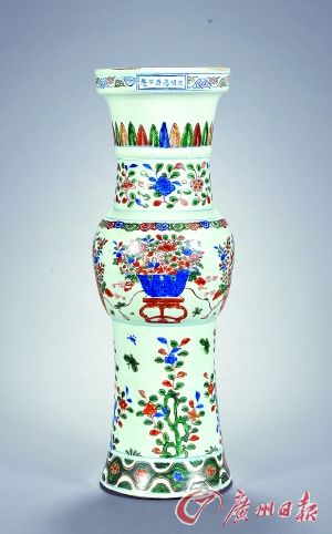 明万历五彩花蝶图盘口花觚（167×26cm）